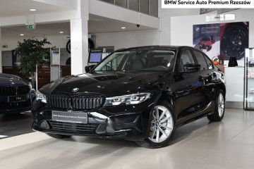 Automatyczna skrzynia biegów~Fotel sportowy~Głośniki HiFi~xDrive